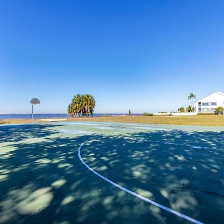 Come Stay Where The Dolphins Play! Ruskin Exterior photo