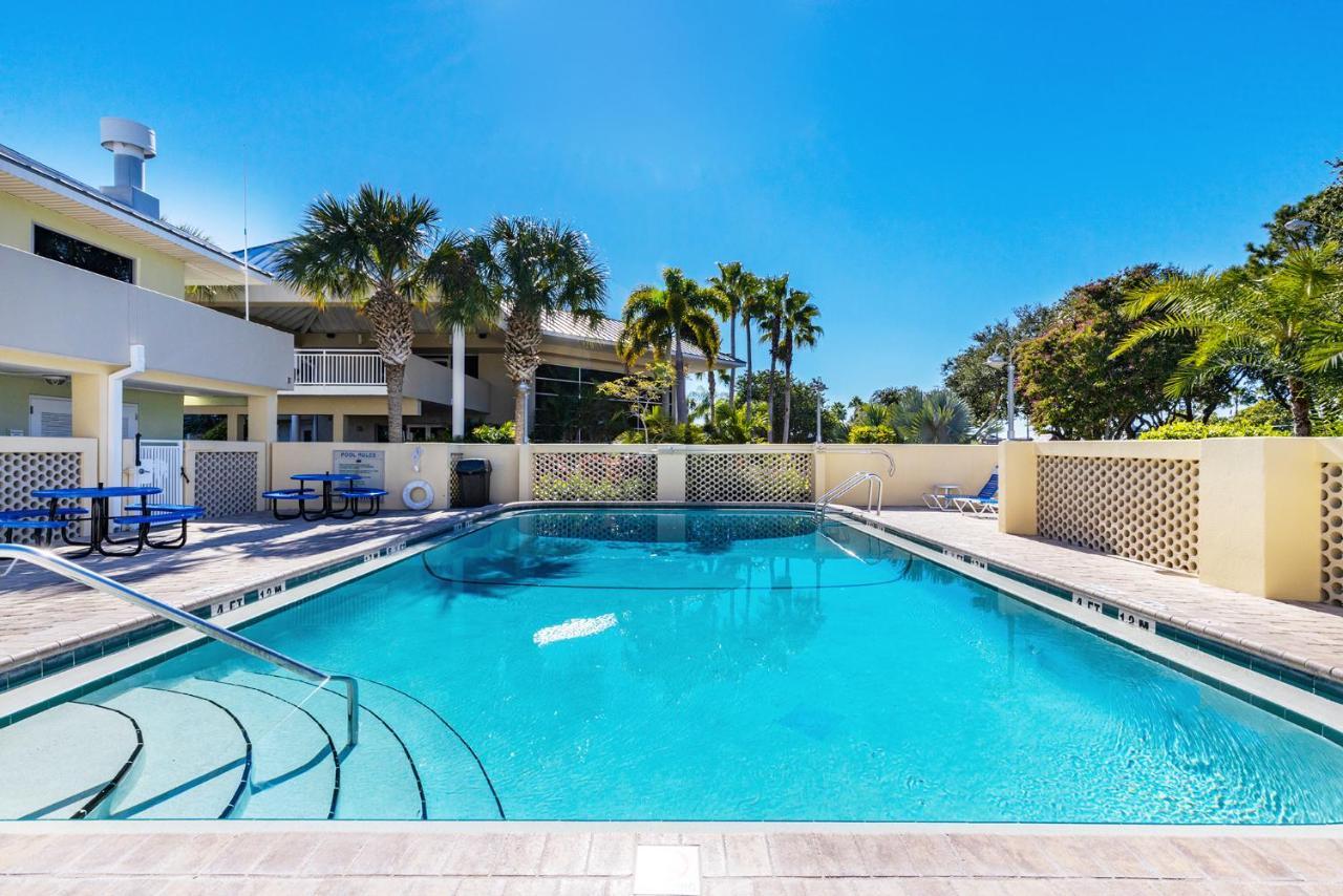 Come Stay Where The Dolphins Play! Ruskin Exterior photo