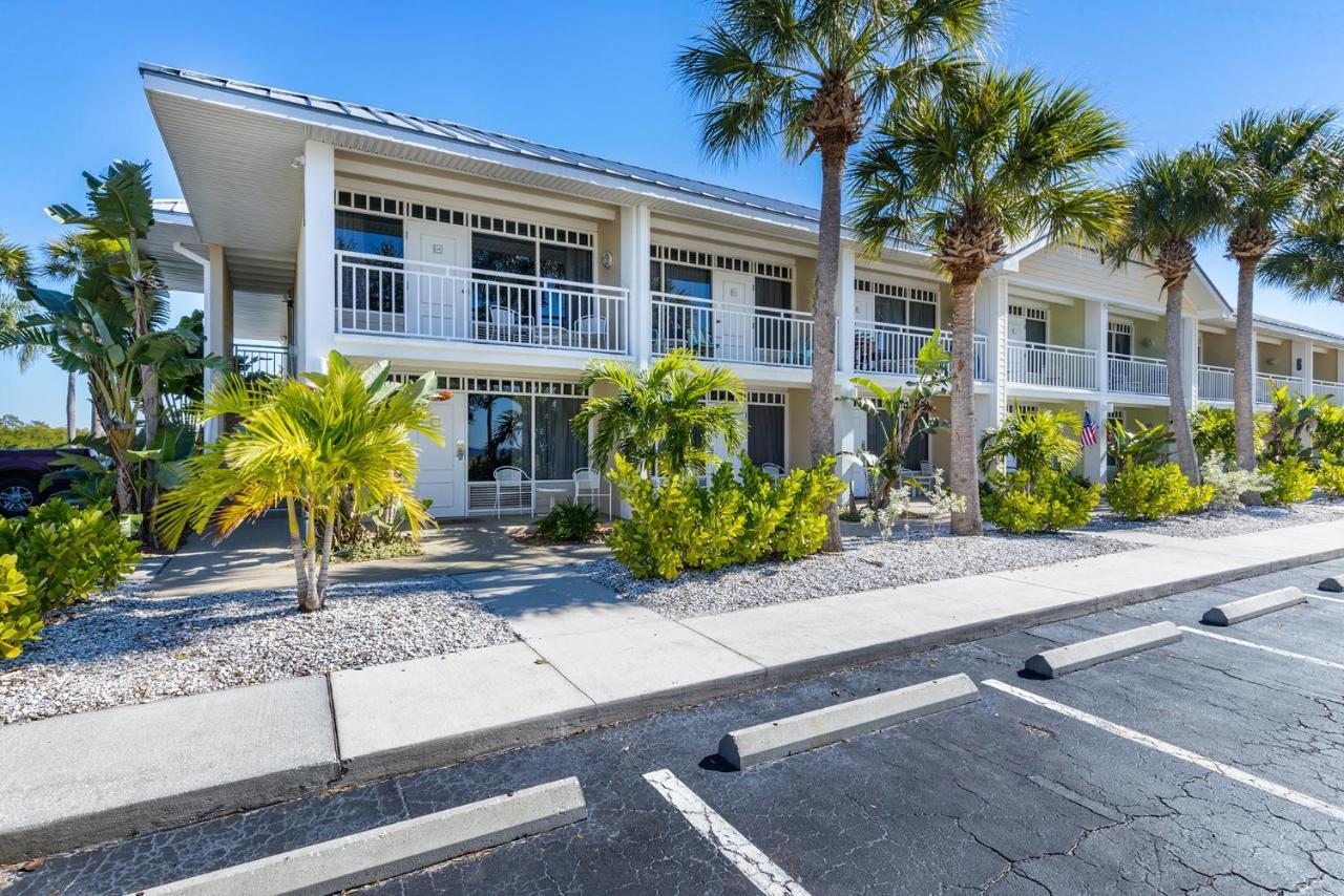 Come Stay Where The Dolphins Play! Ruskin Exterior photo